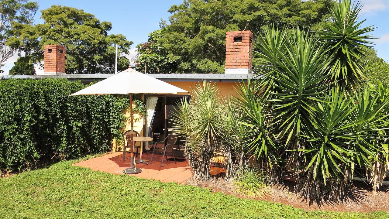 Gumtree On Gillies Bed And Breakfast Yungaburra Exterior photo